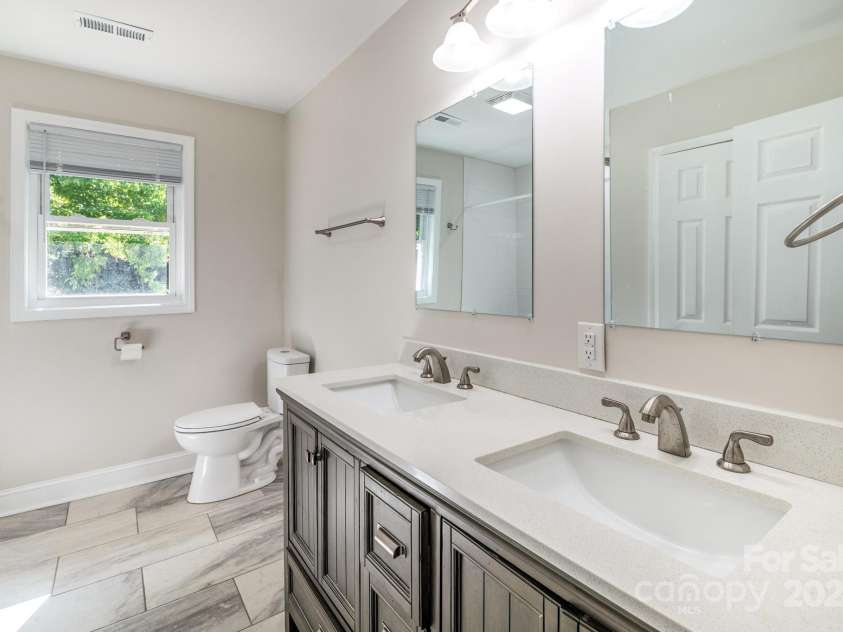 1571 Aspen Street, Lincolnton, NC 28092.  MLS# CAR4189604, YatesRealty ID 6716. 