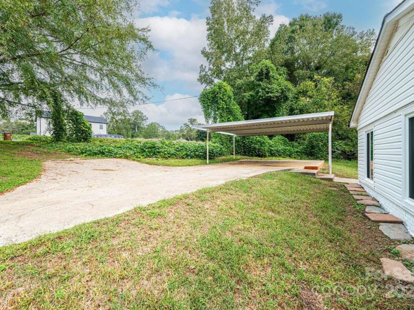 1571 Aspen Street, Lincolnton, NC 28092.  MLS# CAR4189604, YatesRealty ID 6716. 