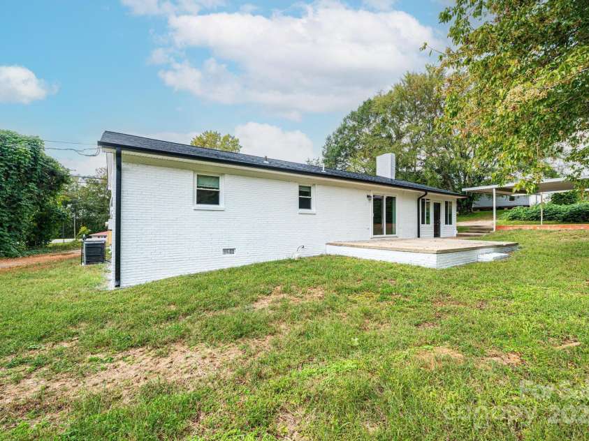 1571 Aspen Street, Lincolnton, NC 28092.  MLS# CAR4189604, YatesRealty ID 6716. 
