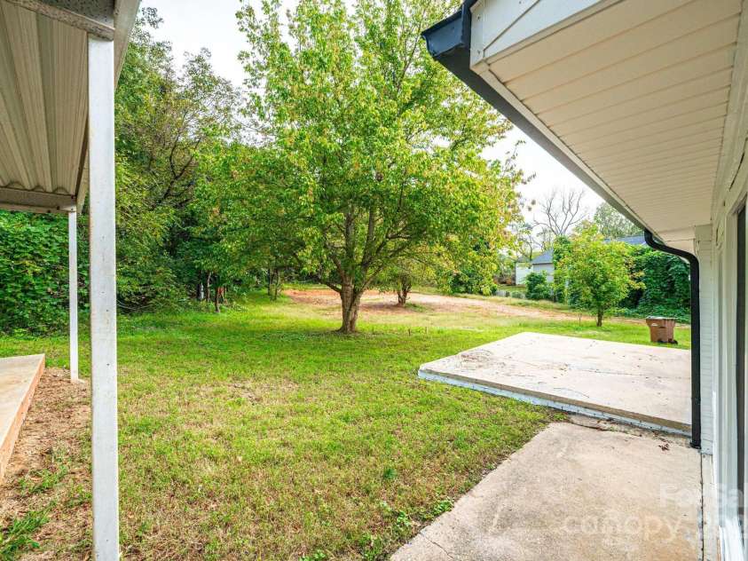 1571 Aspen Street, Lincolnton, NC 28092.  MLS# CAR4189604, YatesRealty ID 6716. 