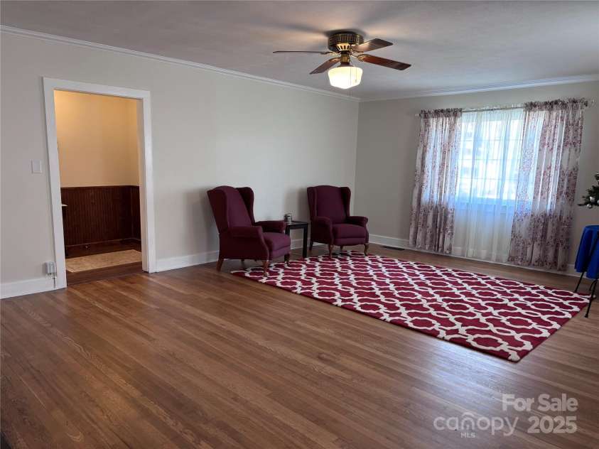 1307 Hyman Avenue, Hendersonville, NC 28792.  MLS# CAR4208395, YatesRealty ID 6717. Spacious living room