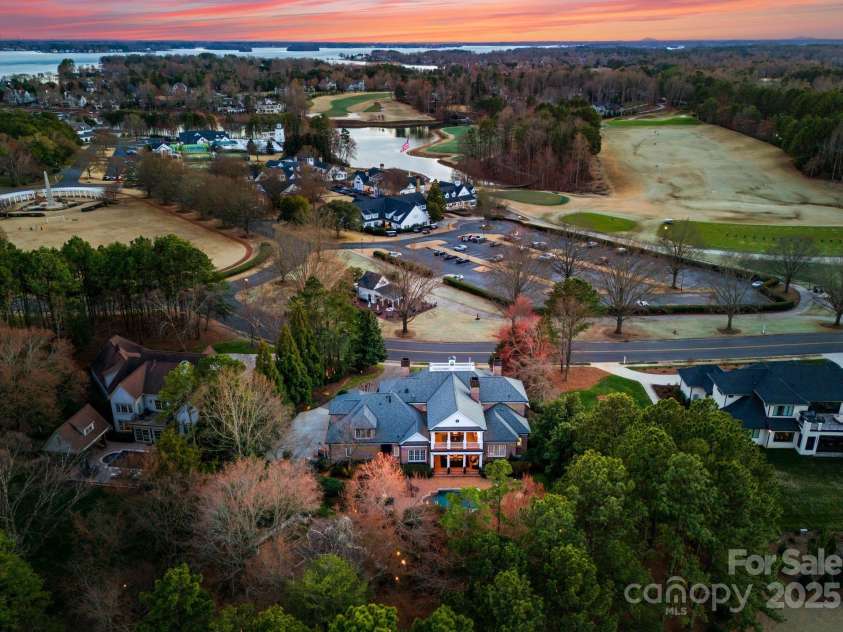 131 The Point Drive, Mooresville, NC 28117.  MLS# CAR4225104, YatesRealty ID 6719. 