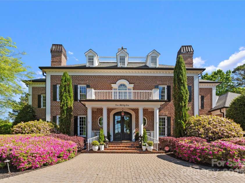 131 The Point Drive, Mooresville, NC 28117.  MLS# CAR4225104, YatesRealty ID 6719. 