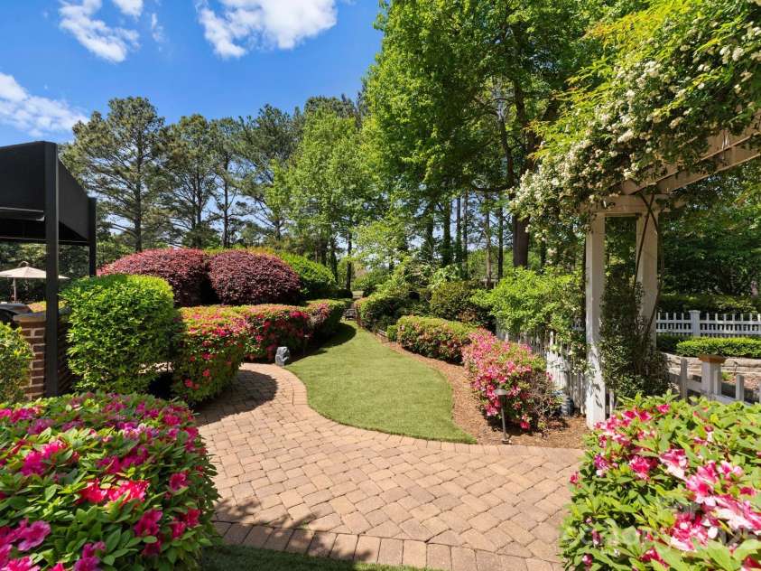 131 The Point Drive, Mooresville, NC 28117.  MLS# CAR4225104, YatesRealty ID 6719. 