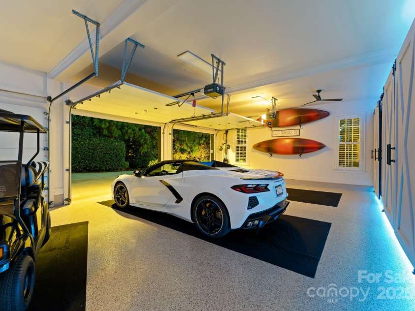 131 The Point Drive, Mooresville, NC 28117.  MLS# CAR4225104, YatesRealty ID 6719. 