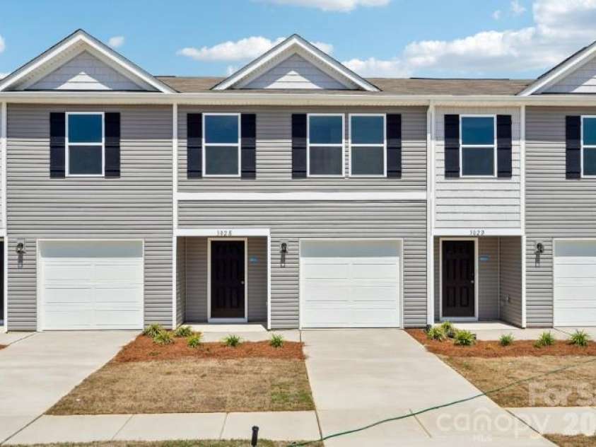 302 E S Main Street, Grover, NC 28073.  MLS# CAR4362290, YatesRealty ID 6719. 
