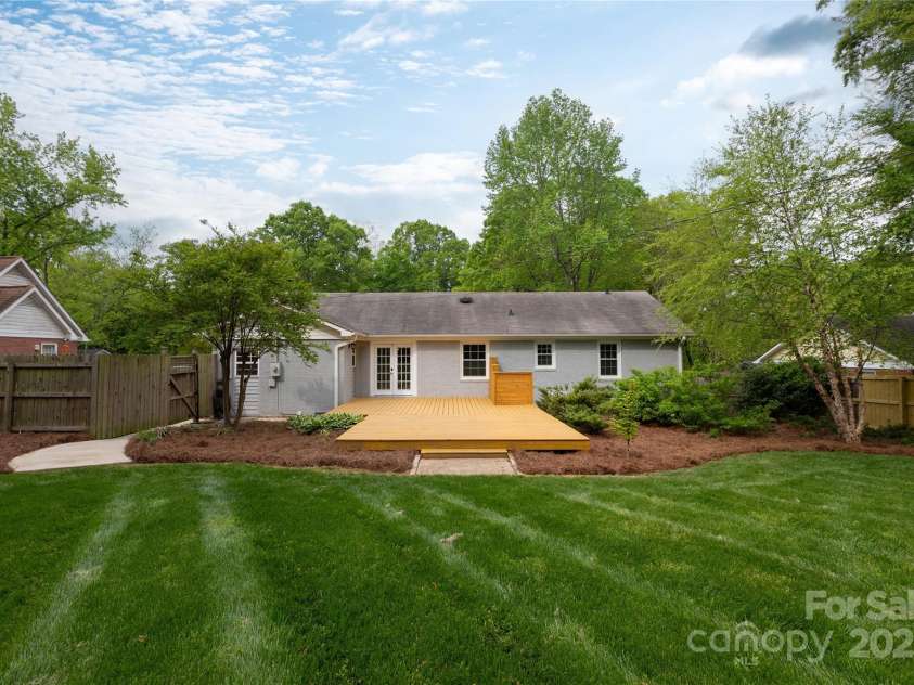 6701 Highbrook Drive, Charlotte, NC 28212.  MLS# CAR4247178, YatesRealty ID 6721. 