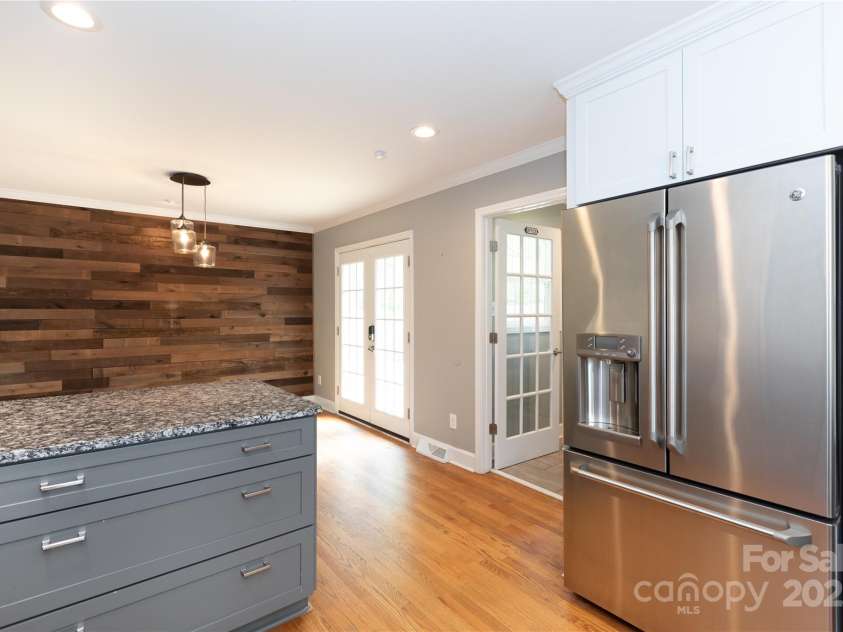 6701 Highbrook Drive, Charlotte, NC 28212.  MLS# CAR4247178, YatesRealty ID 6721. 