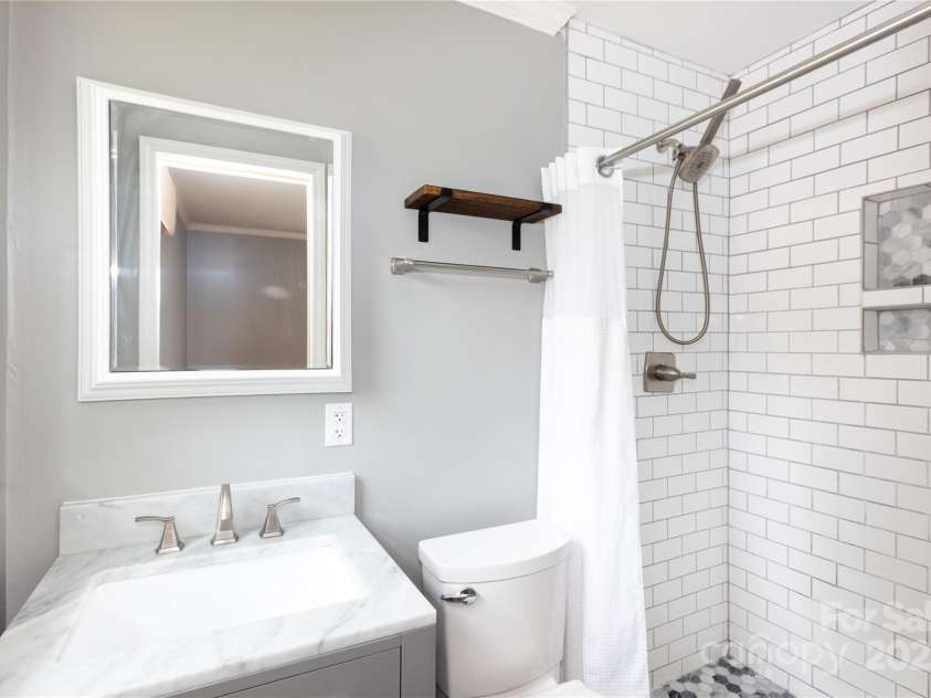 6701 Highbrook Drive, Charlotte, NC 28212.  MLS# CAR4247178, YatesRealty ID 6721. 