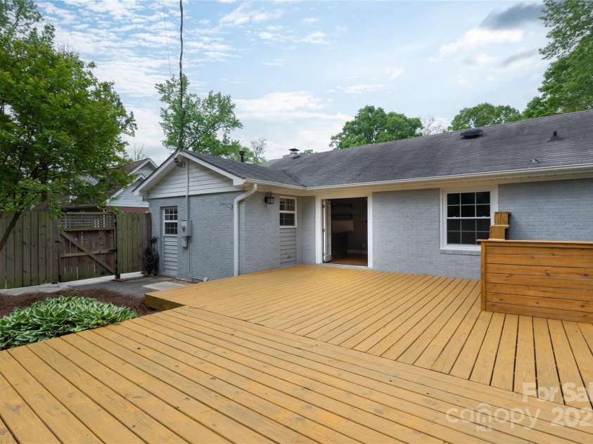 6701 Highbrook Drive, Charlotte, NC 28212.  MLS# CAR4247178, YatesRealty ID 6721. 