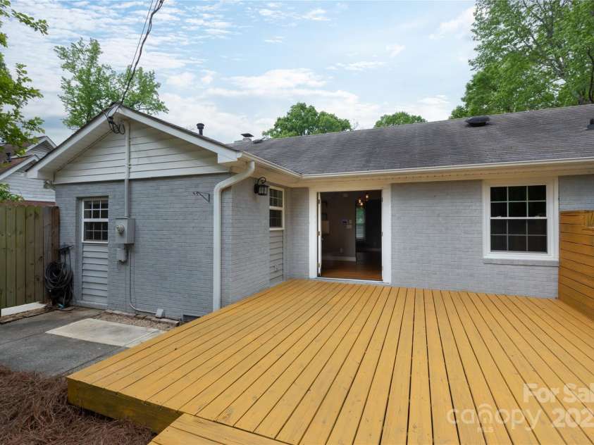 6701 Highbrook Drive, Charlotte, NC 28212.  MLS# CAR4247178, YatesRealty ID 6721. 