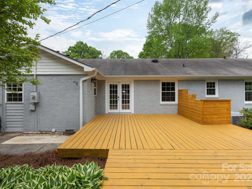 6701 Highbrook Drive, Charlotte, NC 28212.  MLS# CAR4247178, YatesRealty ID 6721. 