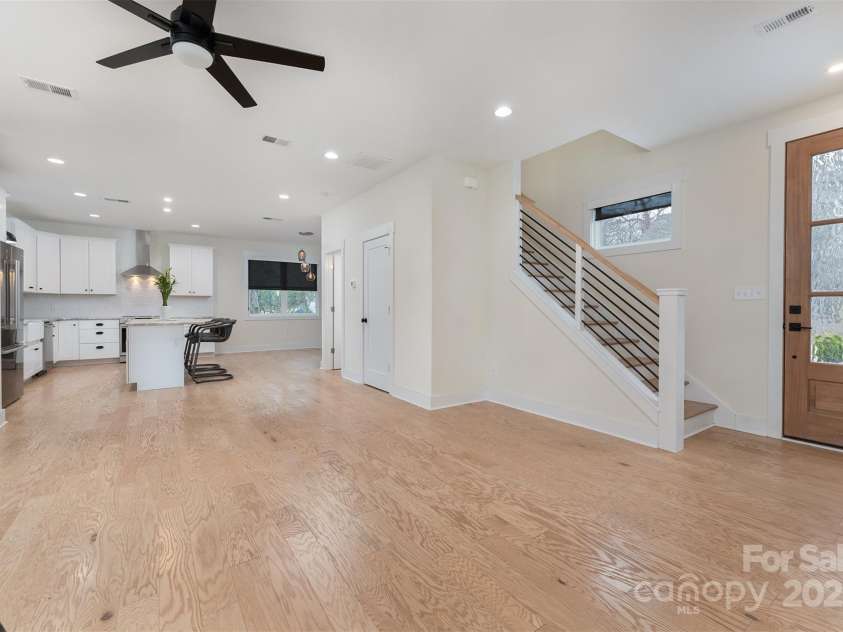 200 Stafford Street, Black Mountain, NC 28711.  MLS# CAR4226904, YatesRealty ID 6722. 