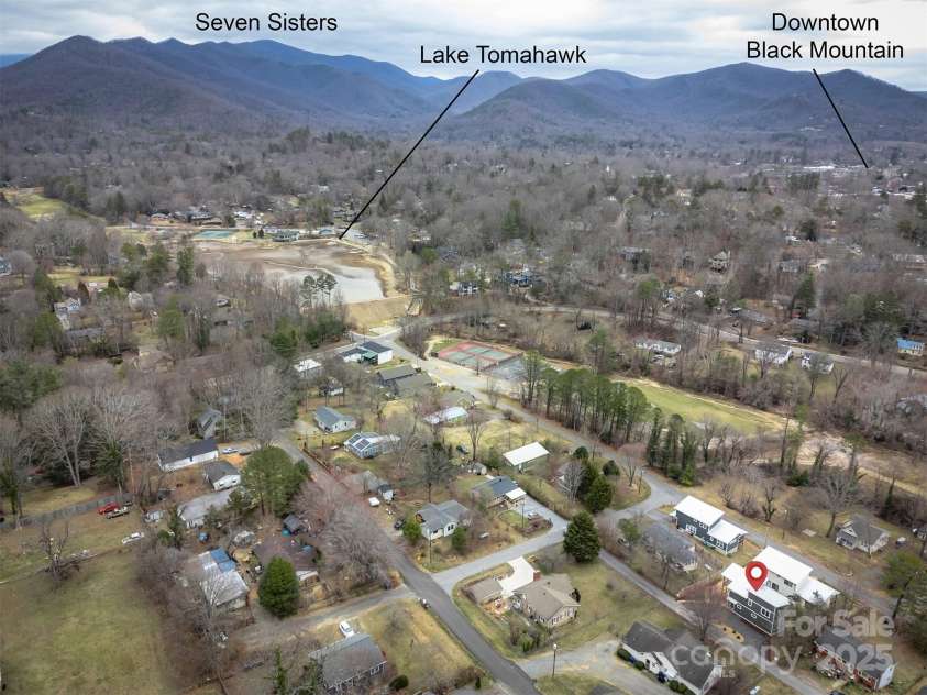 200 Stafford Street, Black Mountain, NC 28711.  MLS# CAR4226904, YatesRealty ID 6722. Close to Lake Tomahawk and Dwntwn Black Mt