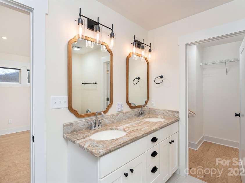 200 Stafford Street, Black Mountain, NC 28711.  MLS# CAR4226904, YatesRealty ID 6722. Primary Bathroom