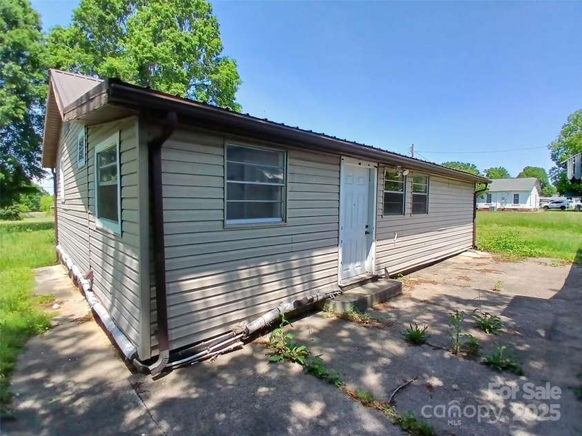 4194 Buffalo Shoals Road, Maiden, NC 28650.  MLS# CAR4251995, YatesRealty ID 6723. 