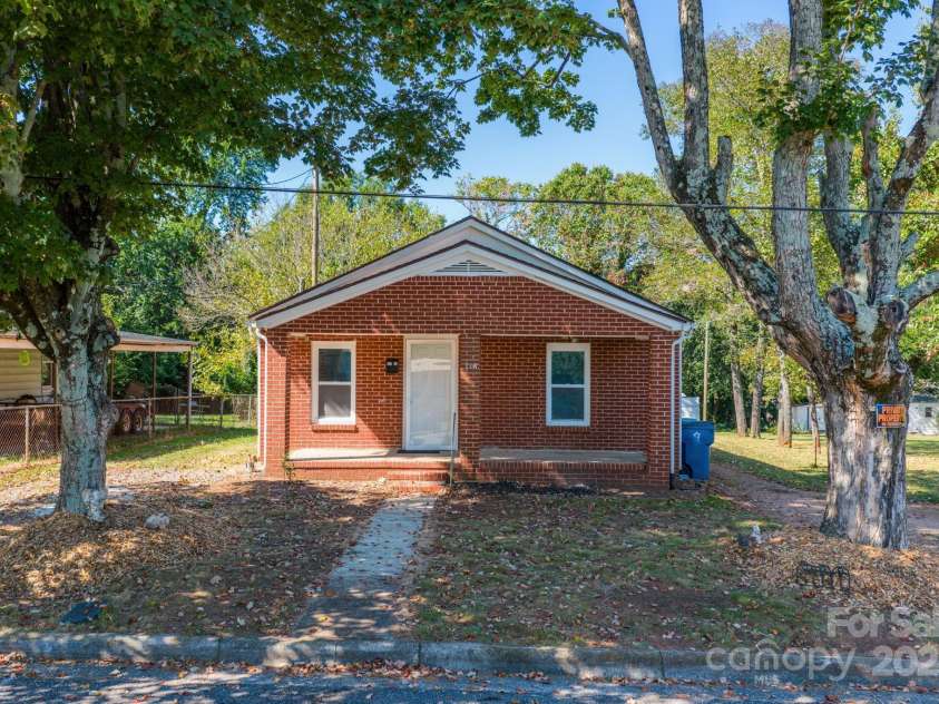 728 21st Street, Hickory, NC 28602.  MLS# CAR4328871, YatesRealty ID 6723. 
