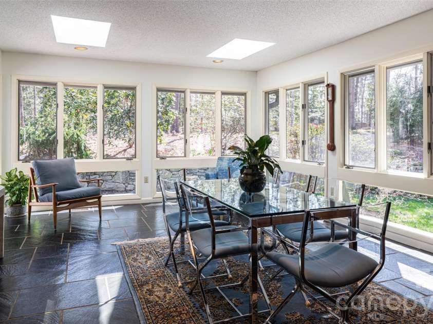 12 Stuyvesant Crescent, Asheville, NC 28803.  MLS# CAR4405416, YatesRealty ID 6725. 