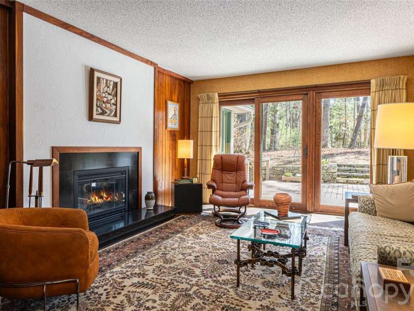 12 Stuyvesant Crescent, Asheville, NC 28803.  MLS# CAR4405416, YatesRealty ID 6725. 