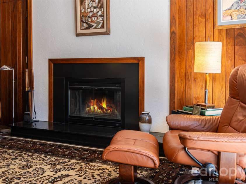 12 Stuyvesant Crescent, Asheville, NC 28803.  MLS# CAR4405416, YatesRealty ID 6725. 