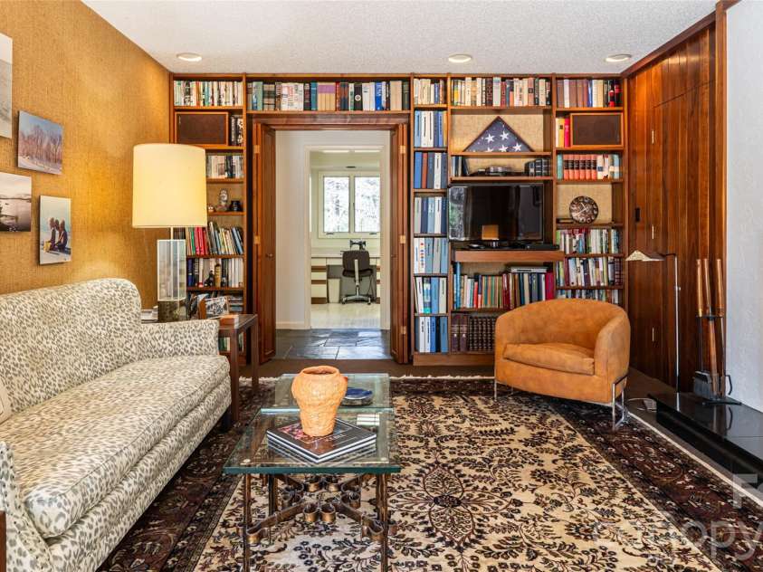 12 Stuyvesant Crescent, Asheville, NC 28803.  MLS# CAR4405416, YatesRealty ID 6725. 