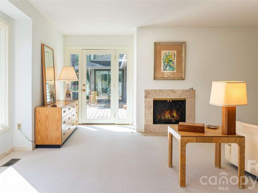 12 Stuyvesant Crescent, Asheville, NC 28803.  MLS# CAR4405416, YatesRealty ID 6725. 