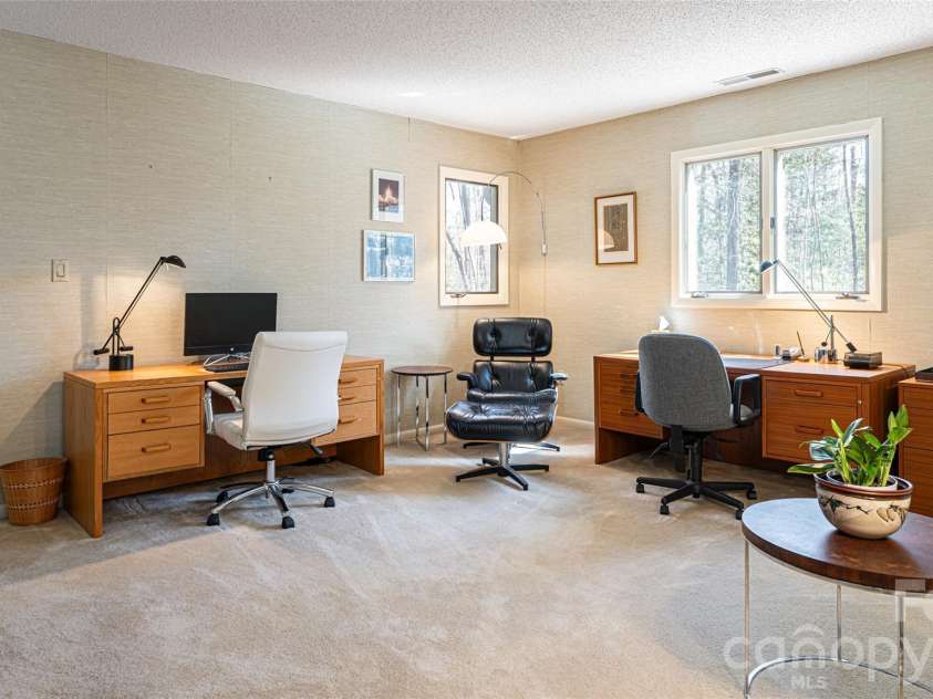 12 Stuyvesant Crescent, Asheville, NC 28803.  MLS# CAR4405416, YatesRealty ID 6725. 