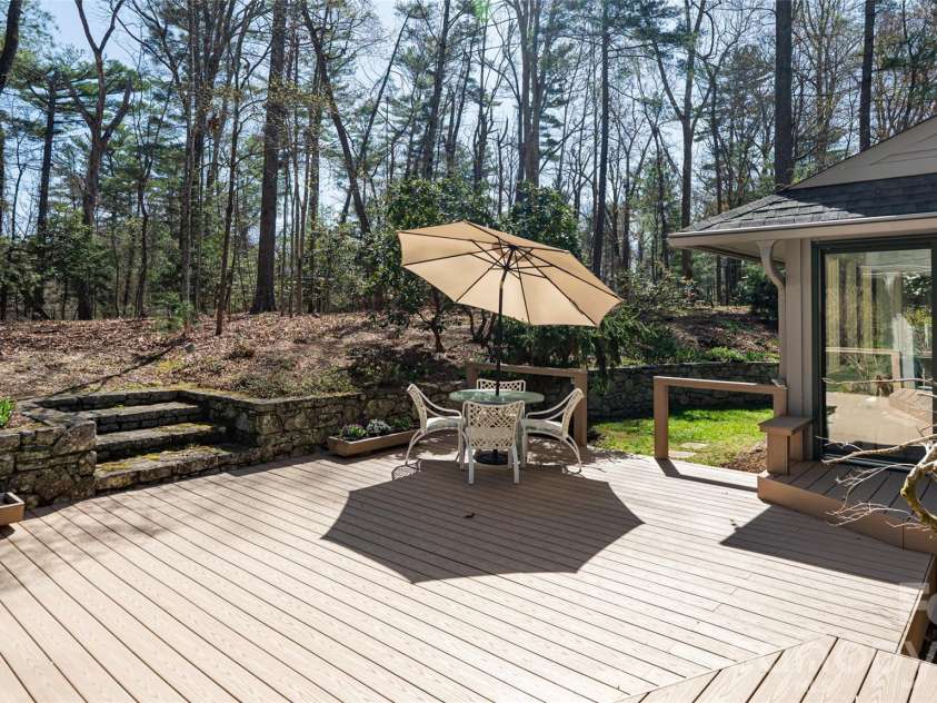 12 Stuyvesant Crescent, Asheville, NC 28803.  MLS# CAR4405416, YatesRealty ID 6725. 