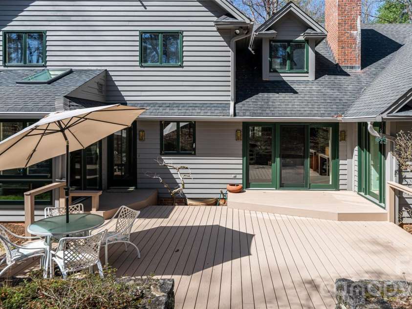 12 Stuyvesant Crescent, Asheville, NC 28803.  MLS# CAR4405416, YatesRealty ID 6725. 