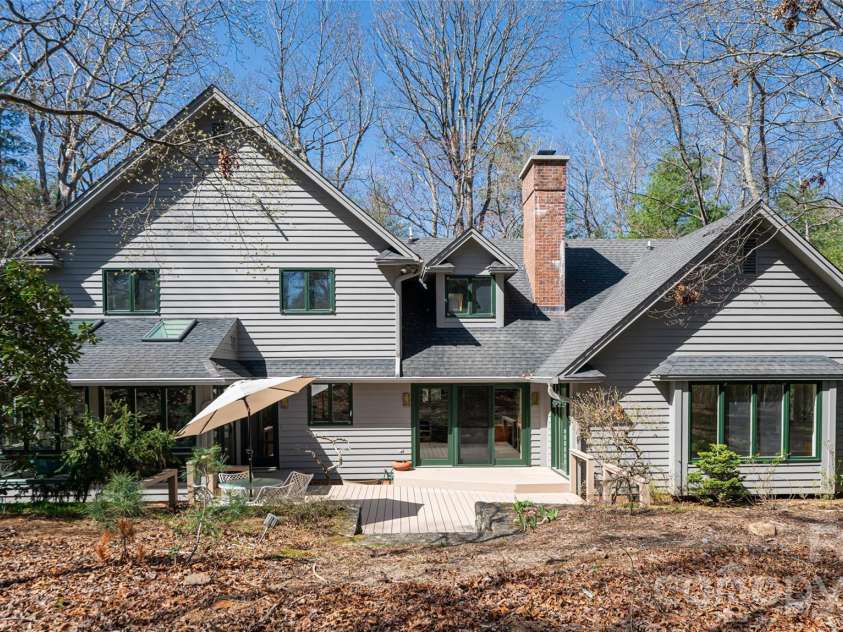 12 Stuyvesant Crescent, Asheville, NC 28803.  MLS# CAR4405416, YatesRealty ID 6725. 