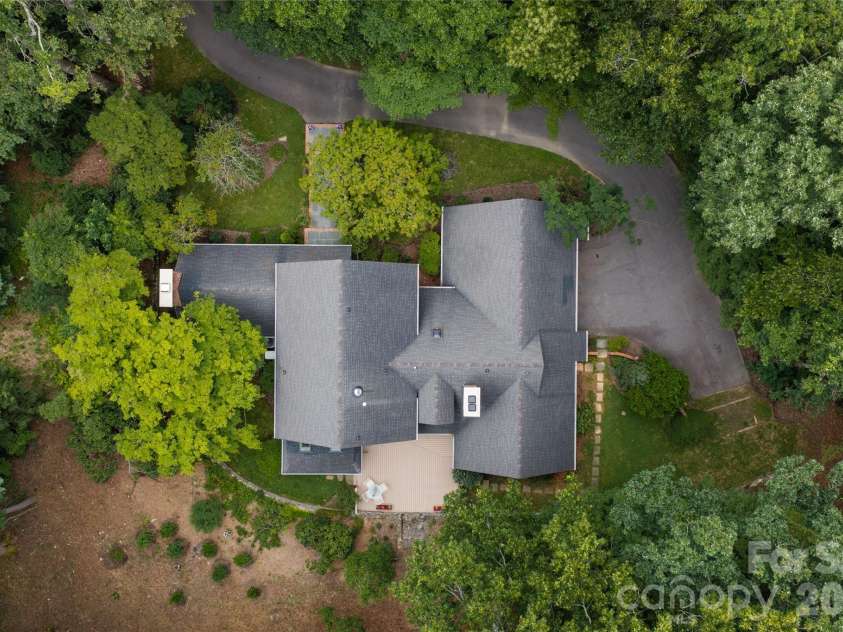 12 Stuyvesant Crescent, Asheville, NC 28803.  MLS# CAR4405416, YatesRealty ID 6725. 