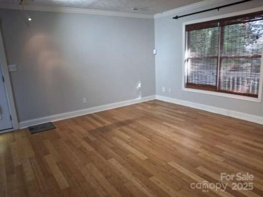 29 Toad Drive, Asheville, NC 28806.  MLS# CAR4289081, YatesRealty ID 6726. Bedroom
