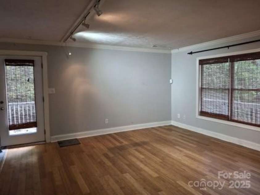 29 Toad Drive, Asheville, NC 28806.  MLS# CAR4289081, YatesRealty ID 6726. Bedroom
