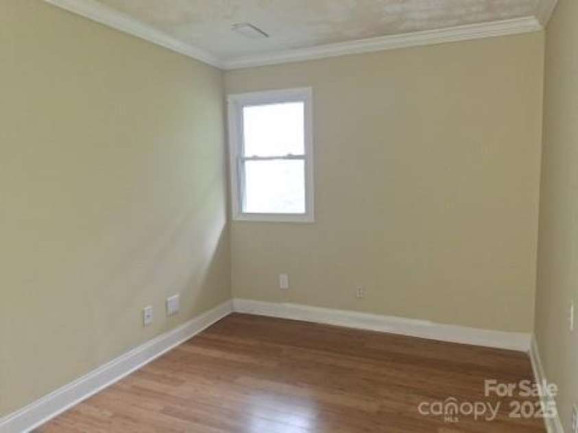 29 Toad Drive, Asheville, NC 28806.  MLS# CAR4289081, YatesRealty ID 6726. Bedroom
