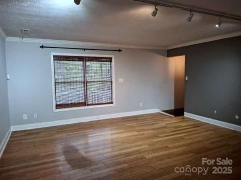 29 Toad Drive, Asheville, NC 28806.  MLS# CAR4289081, YatesRealty ID 6726. Living area