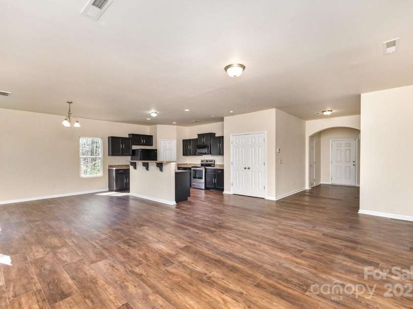 6204 Springbeauty Drive, Charlotte, NC 28227.  MLS# CAR4209429, YatesRealty ID 6727. 