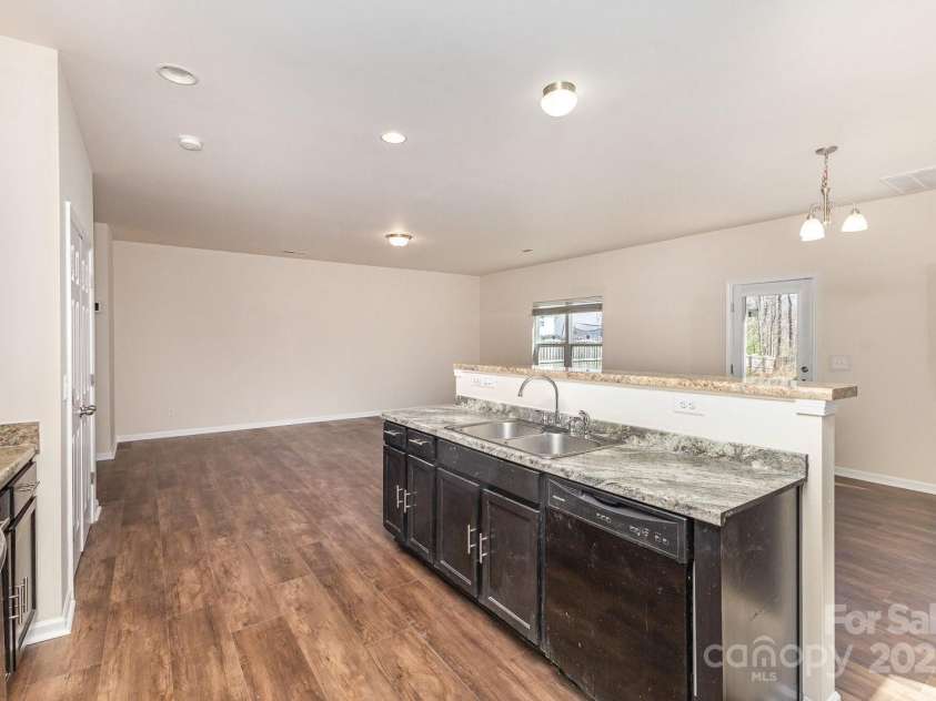 6204 Springbeauty Drive, Charlotte, NC 28227.  MLS# CAR4209429, YatesRealty ID 6727. 