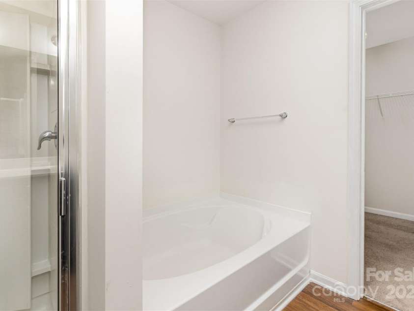 6204 Springbeauty Drive, Charlotte, NC 28227.  MLS# CAR4209429, YatesRealty ID 6727. 