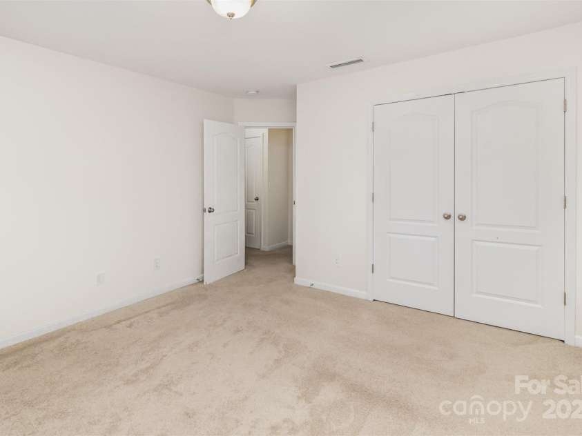 6204 Springbeauty Drive, Charlotte, NC 28227.  MLS# CAR4209429, YatesRealty ID 6727. 