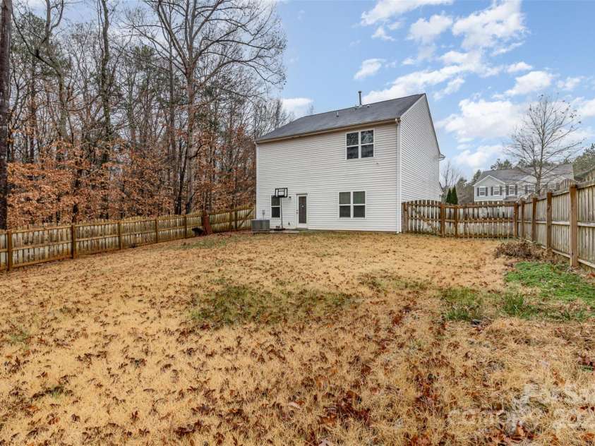 6204 Springbeauty Drive, Charlotte, NC 28227.  MLS# CAR4209429, YatesRealty ID 6727. 