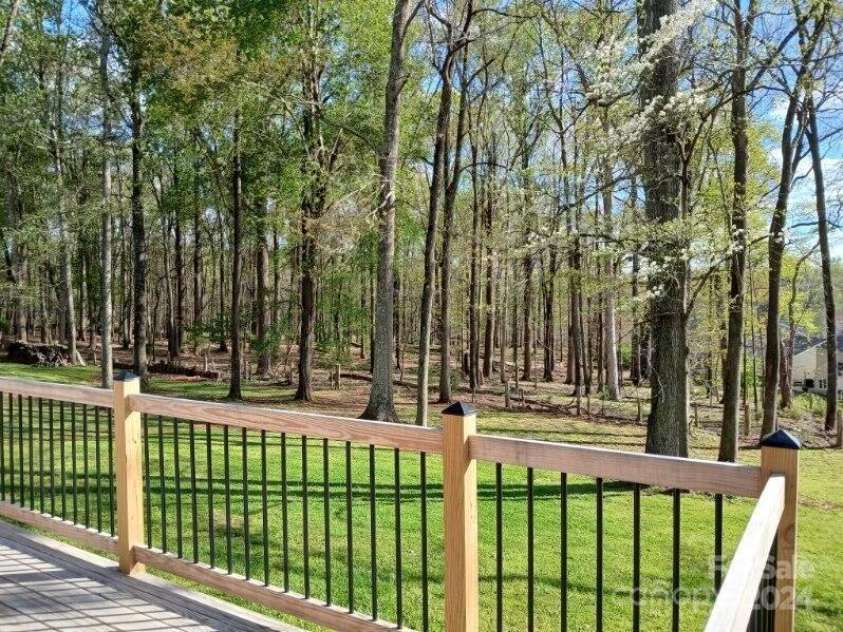 111 Bobby Lee Lane, Mooresville, NC 28115.  MLS# CAR4127085, YatesRealty ID 6728. Deck