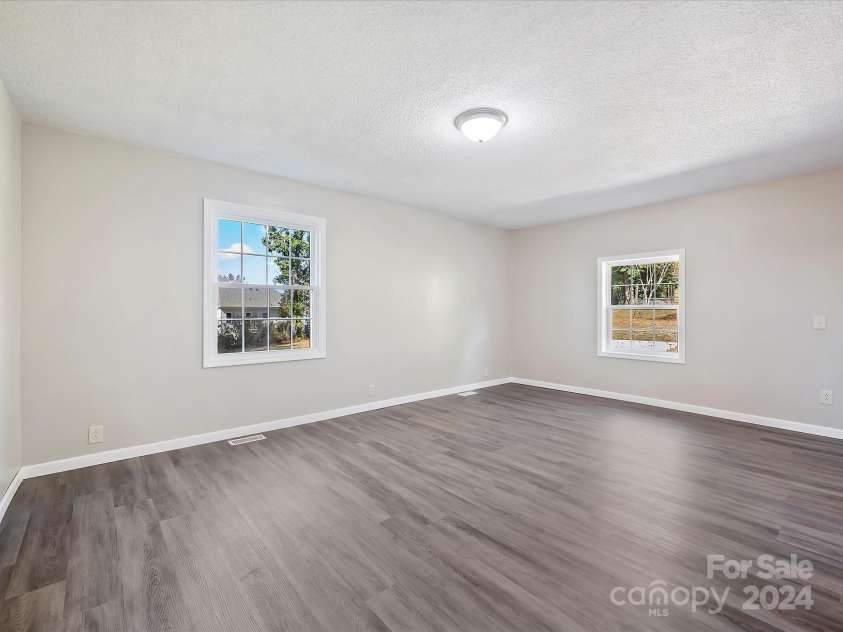 111 Bobby Lee Lane, Mooresville, NC 28115.  MLS# CAR4127085, YatesRealty ID 6728. Dining Room