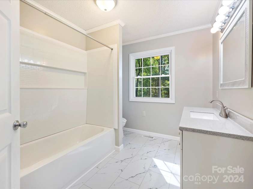 111 Bobby Lee Lane, Mooresville, NC 28115.  MLS# CAR4127085, YatesRealty ID 6728. Full Bath 2