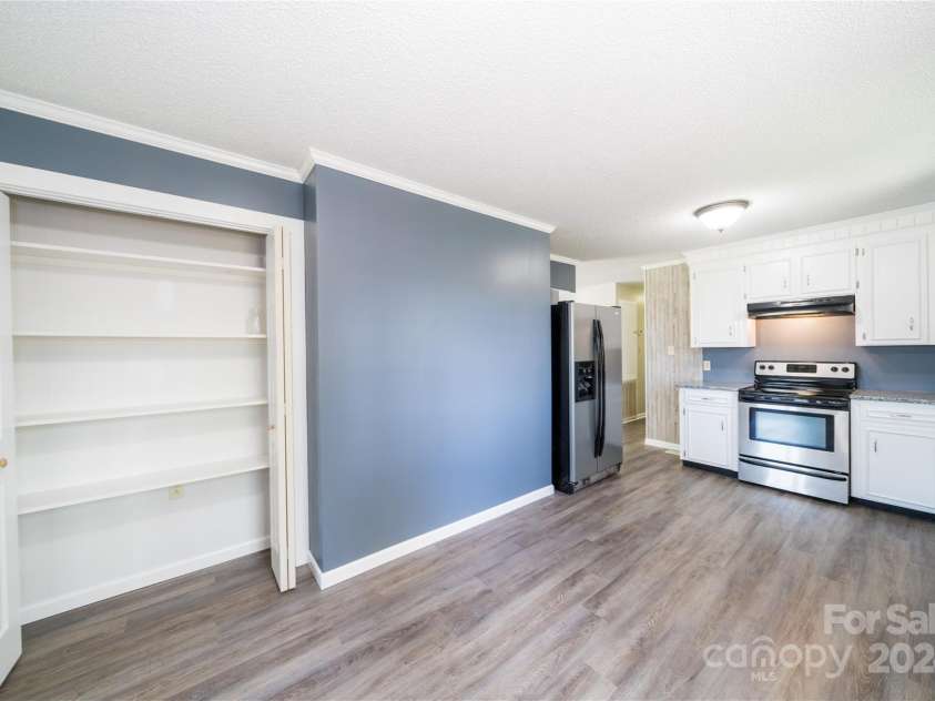 111 Bobby Lee Lane, Mooresville, NC 28115.  MLS# CAR4127085, YatesRealty ID 6728. Kitchen Pantry