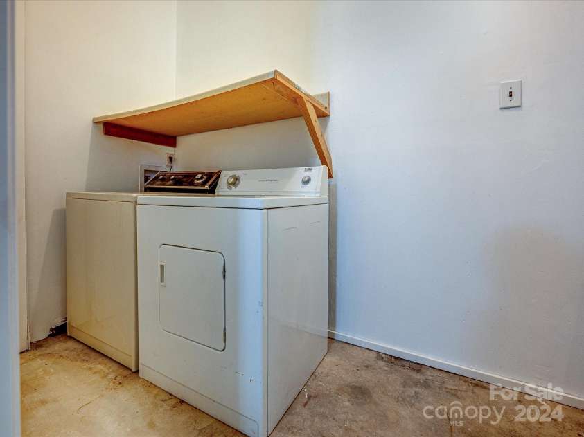 111 Bobby Lee Lane, Mooresville, NC 28115.  MLS# CAR4127085, YatesRealty ID 6728. Laundry