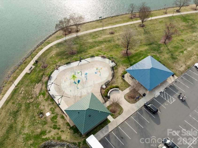 237 Water Oak Drive, Pineville, NC 28134.  MLS# CAR4351240, YatesRealty ID 6728. Amenities