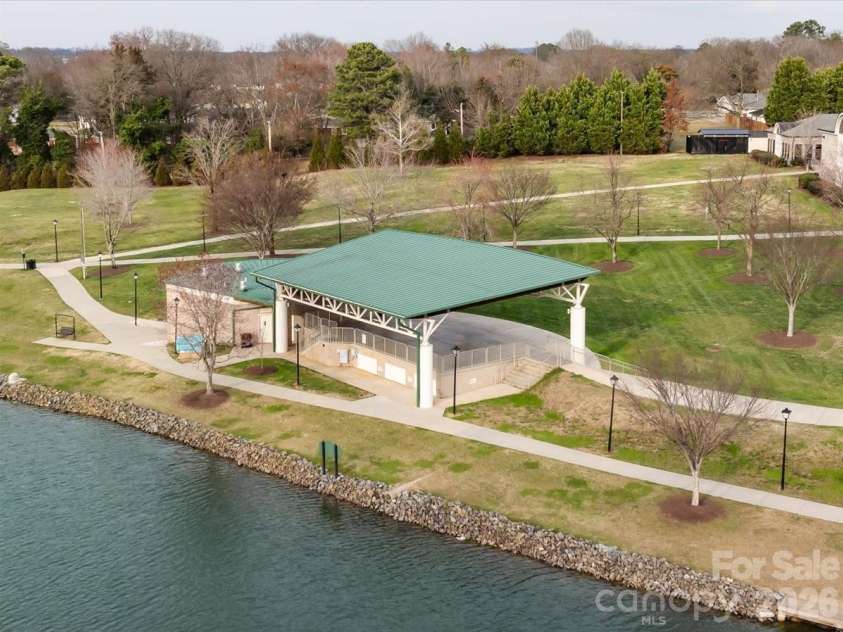 237 Water Oak Drive, Pineville, NC 28134.  MLS# CAR4351240, YatesRealty ID 6728. Amenities
