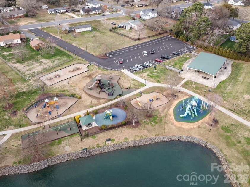 237 Water Oak Drive, Pineville, NC 28134.  MLS# CAR4351240, YatesRealty ID 6728. Amenities