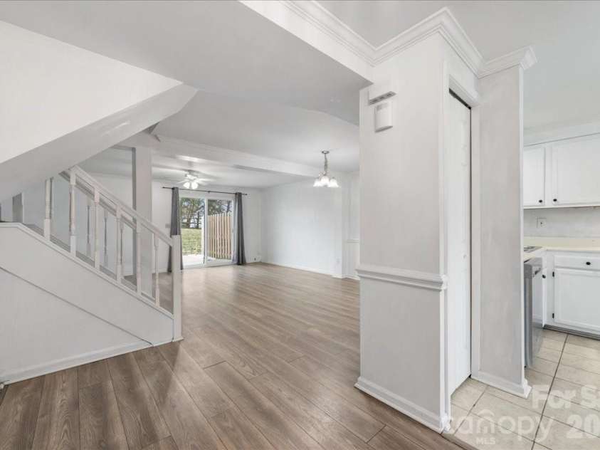 237 Water Oak Drive, Pineville, NC 28134.  MLS# CAR4351240, YatesRealty ID 6728. Entry foyer