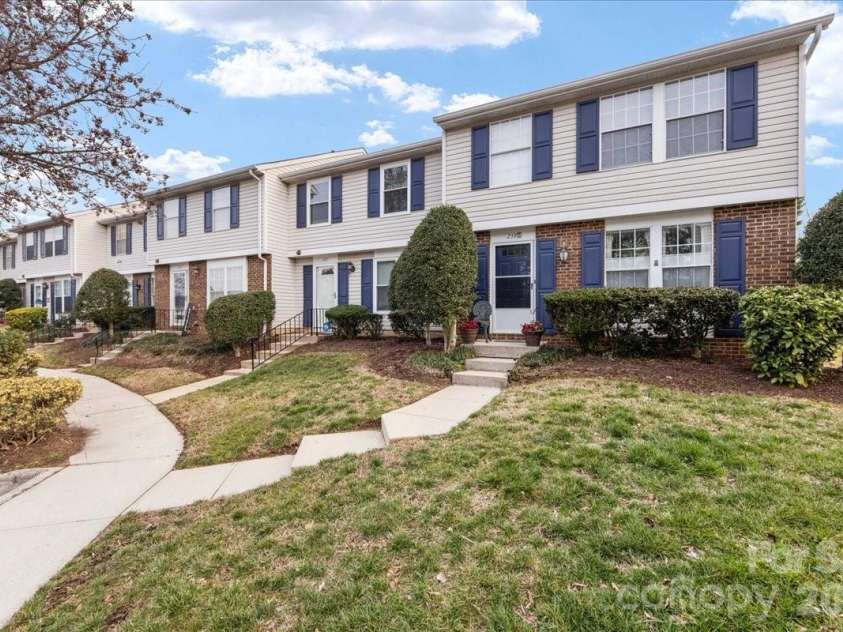 237 Water Oak Drive, Pineville, NC 28134.  MLS# CAR4351240, YatesRealty ID 6728. Front exterior